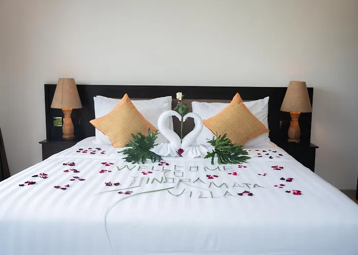 The Tjindra Mata 2 Bedroom Private Pool Ubud ベッド・アンド・ブレックファスト 4*