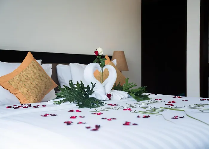 The Tjindra Mata 2 Bedroom Private Pool Ubud ベッド・アンド・ブレックファスト 4*